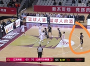 爱游戏体育入口-包含常规赛谢幕战精彩纷呈，豪强对决掀起球迷狂热的词条