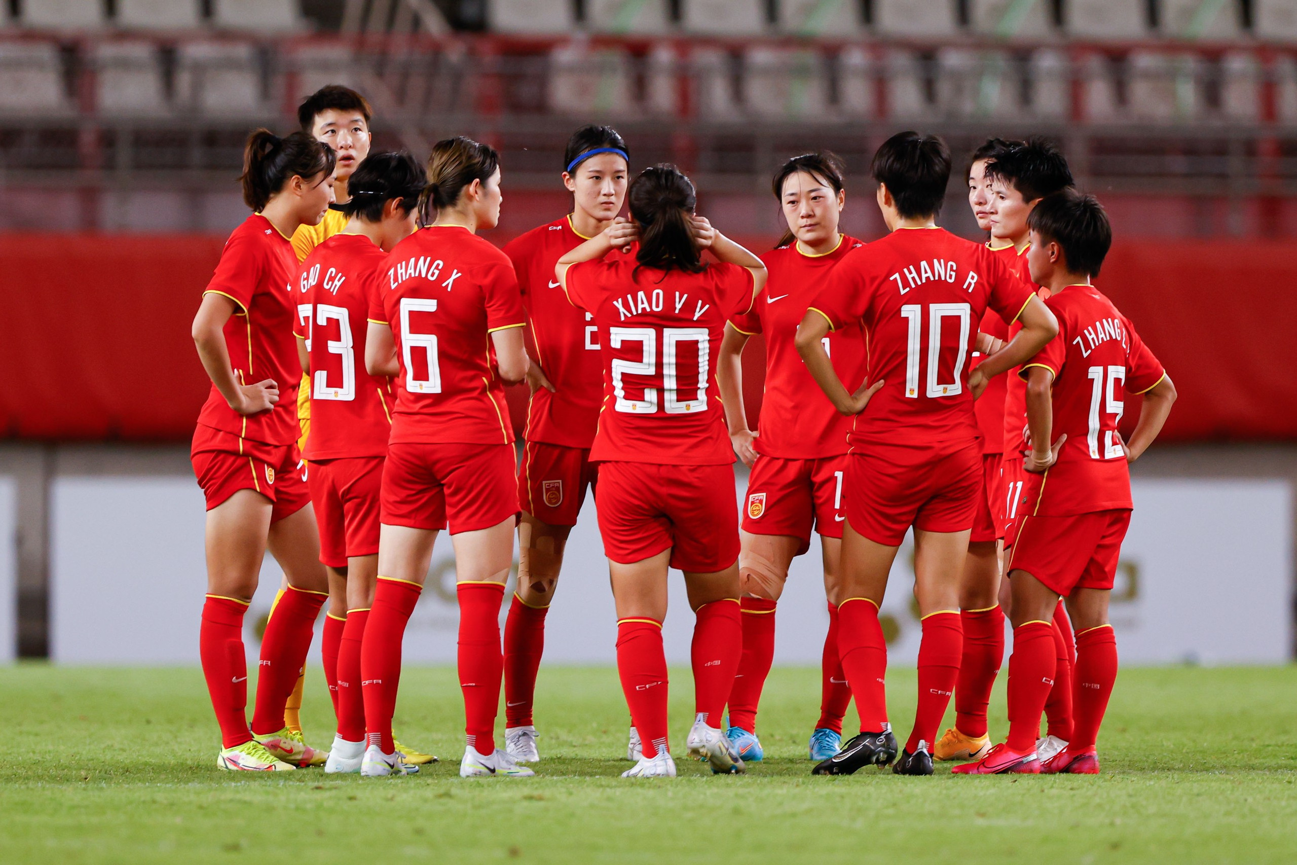 国家女足队员斗志昂扬，取得辉煌战绩的简单介绍